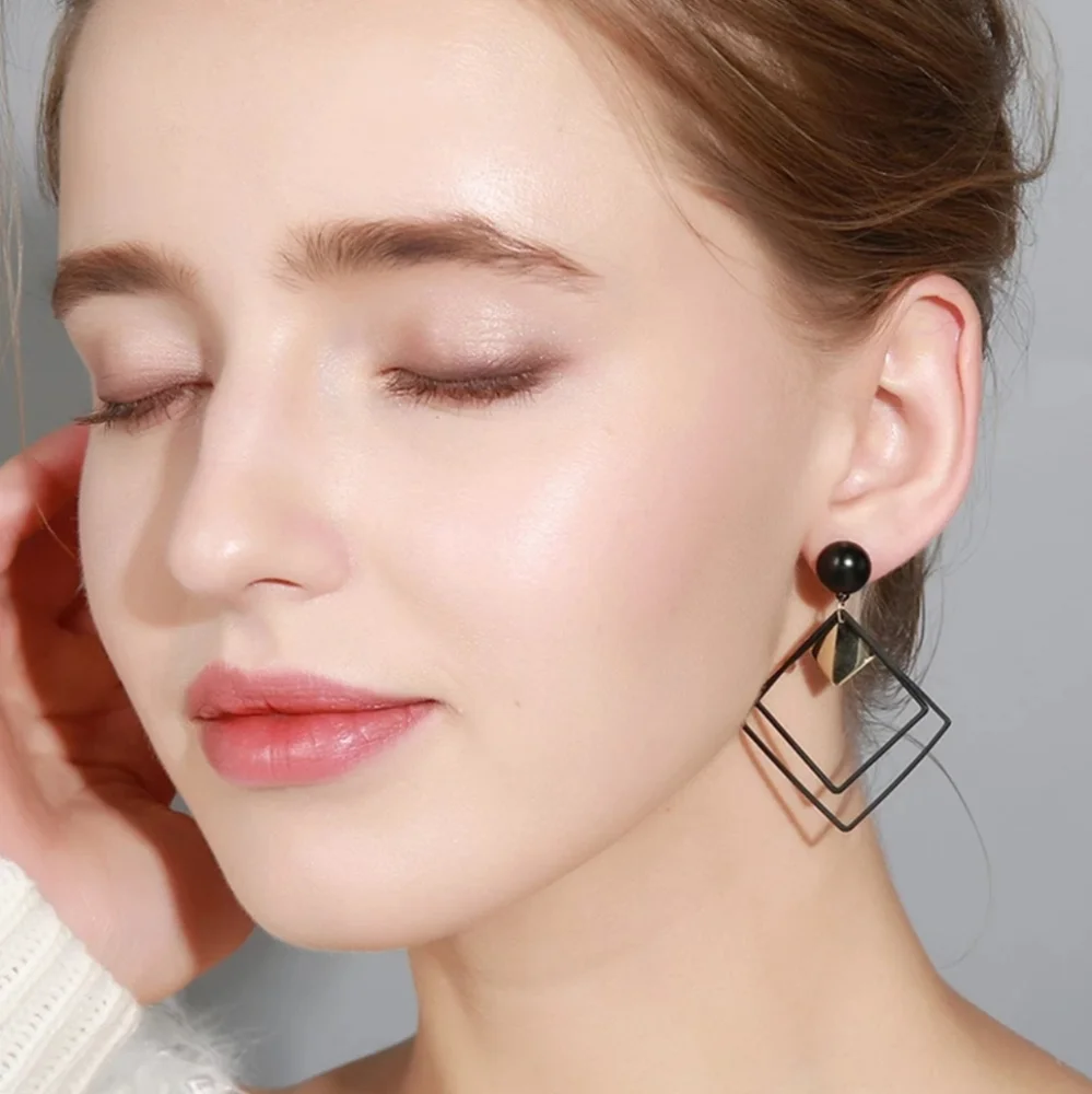 Clip On Dangling Lightweight Earrings - Picture 4 of 4
